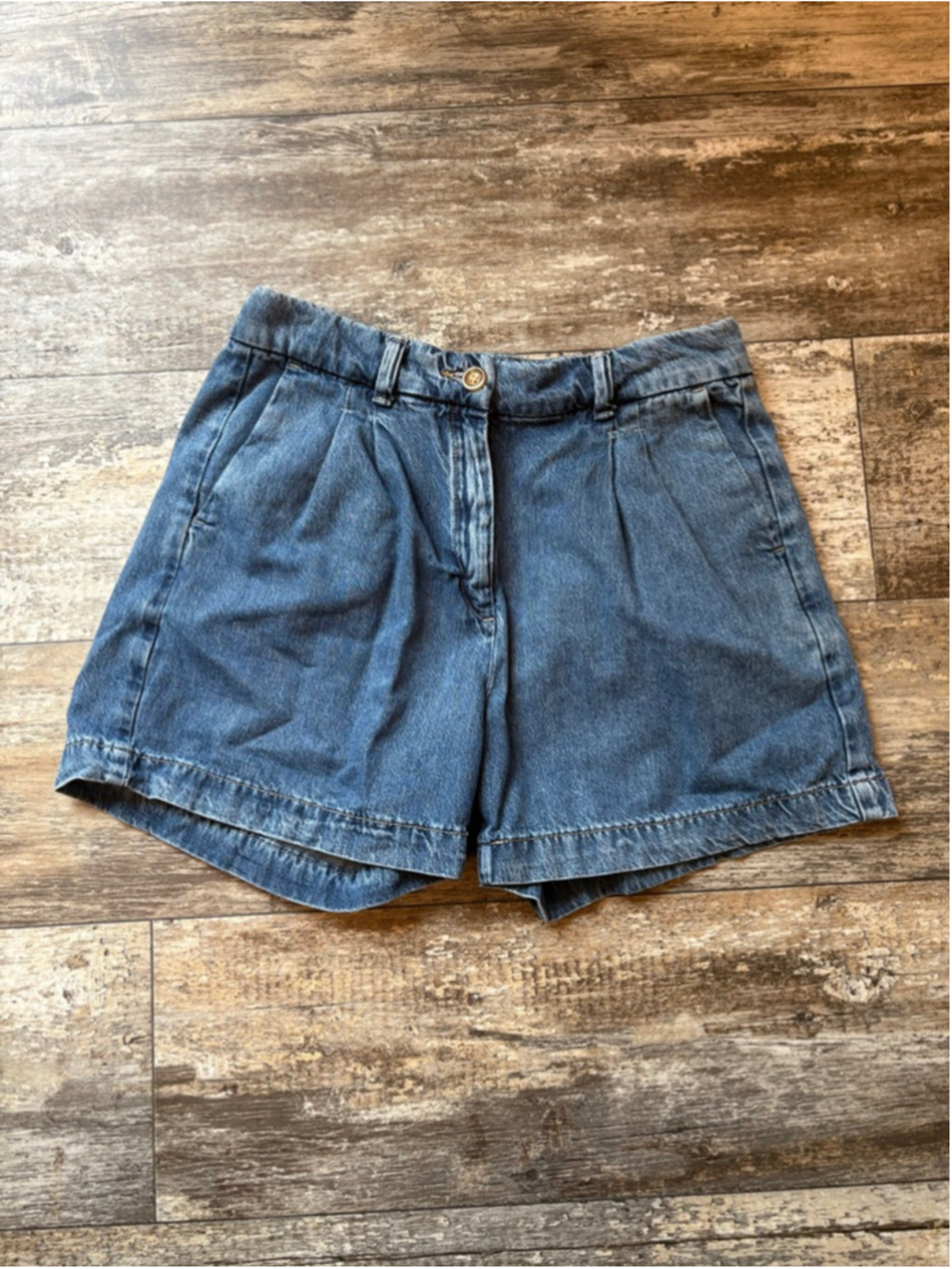 Old Navy Taylor Extra High Rise Jean Shorts Size M Adjustable Waist Denim Shorts